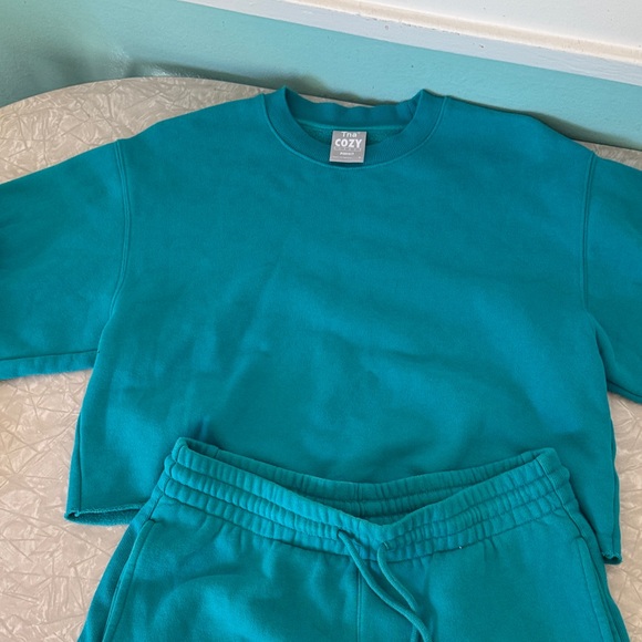 TNA women’s Sweat set - Vibrant Teal - Picture 1 of 7